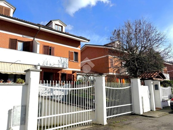 casa indipendente in vendita a Santena