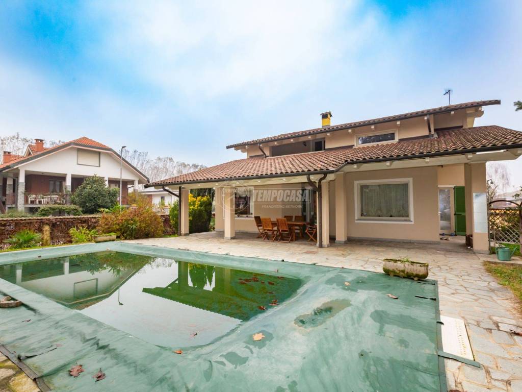 casa indipendente in vendita a Santena