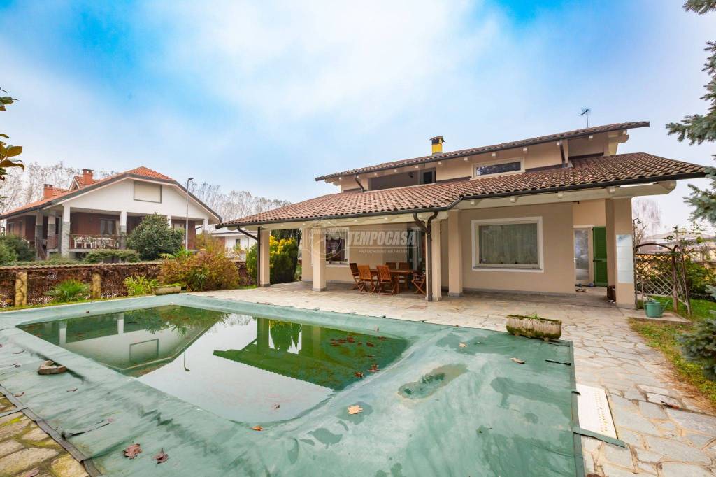 casa indipendente in vendita a Santena