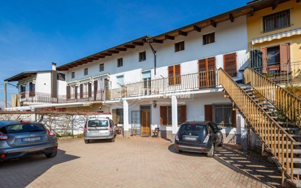 casa indipendente in vendita a Santena