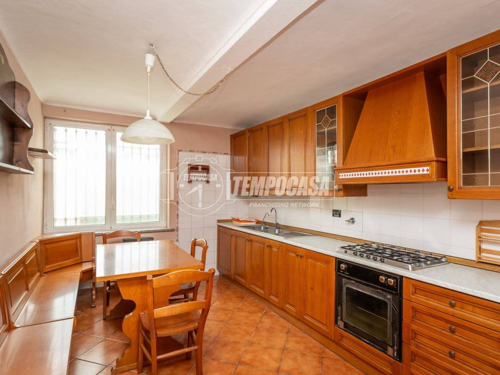 casa indipendente in vendita a Santena