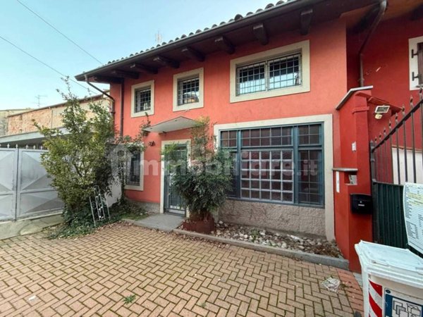 casa indipendente in vendita a Santena