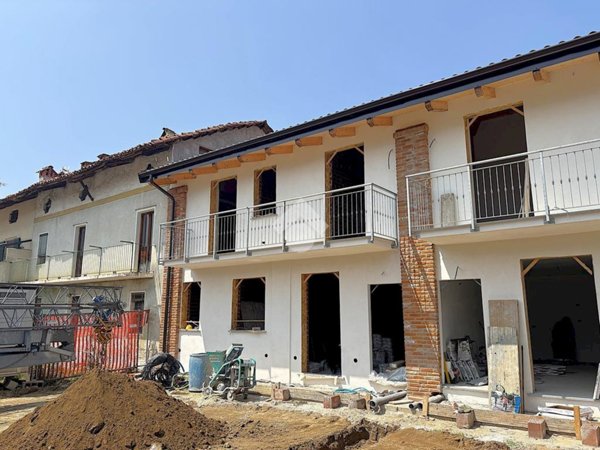 casa indipendente in vendita a Santena