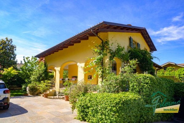 casa indipendente in vendita a Santena