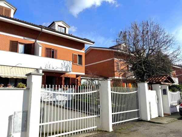 casa indipendente in vendita a Santena