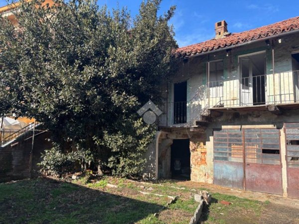 casa indipendente in vendita a Santena