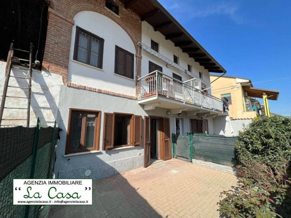 appartamento in vendita a Santena in zona Tetti Giro