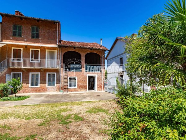 casa indipendente in vendita a Santena