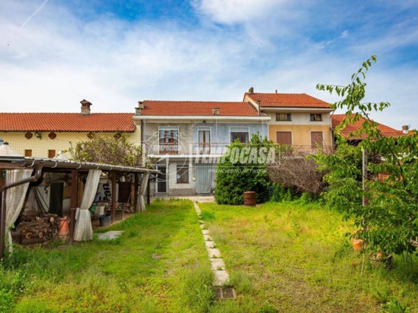 casa indipendente in vendita a Santena