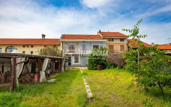 casa indipendente in vendita a Santena