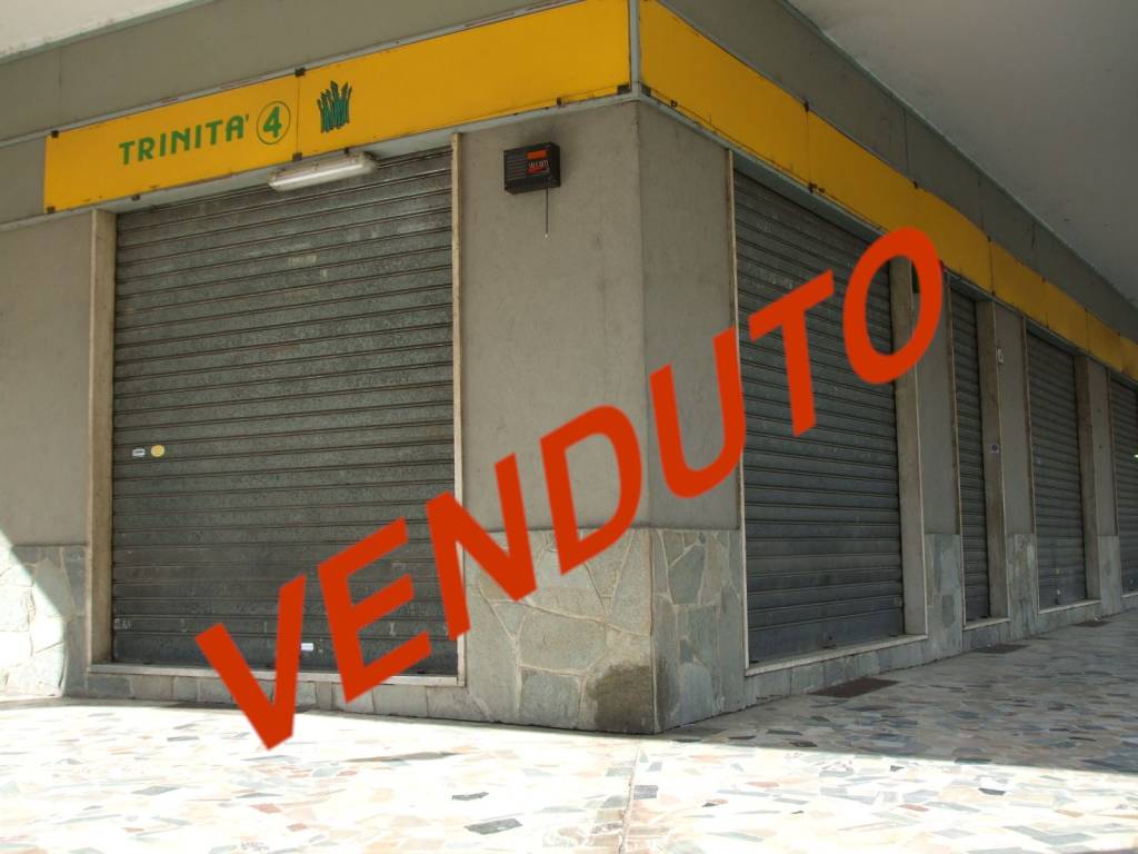 negozio in vendita a Santena