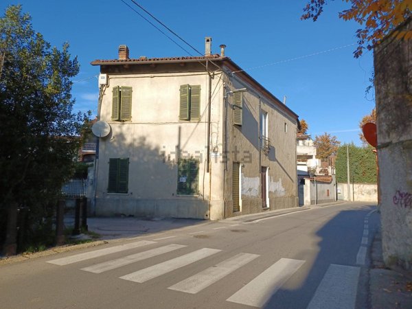 casa indipendente in vendita a Santena