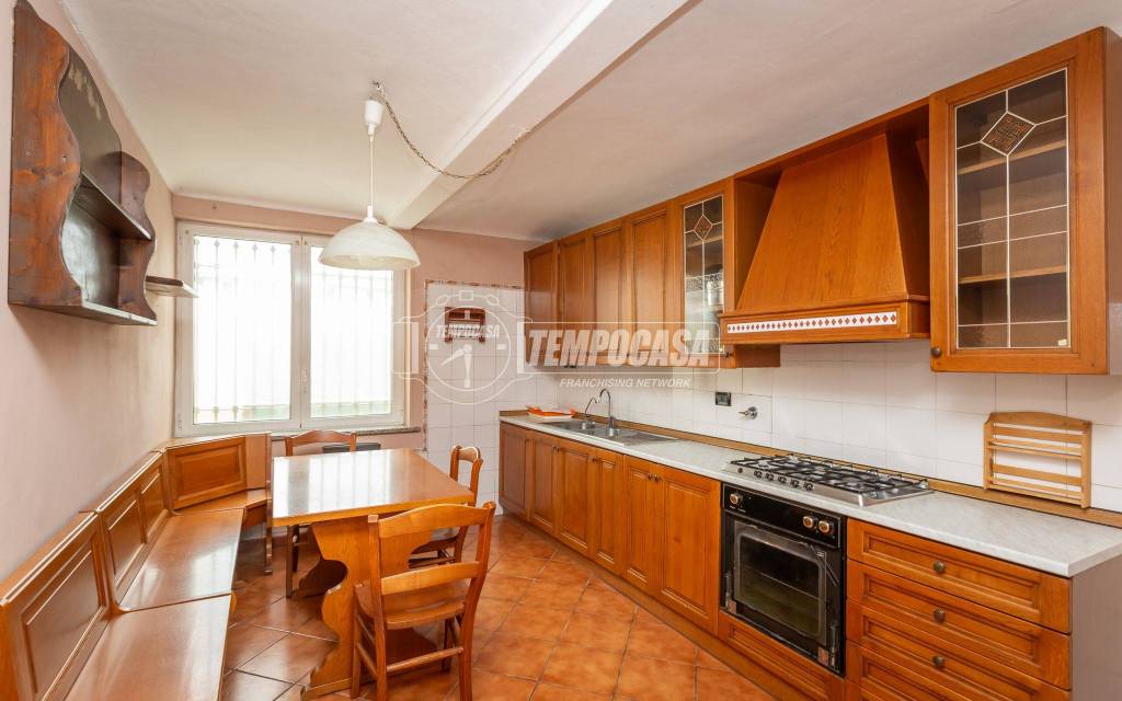 casa indipendente in vendita a Santena