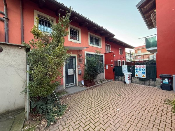 casa indipendente in vendita a Santena