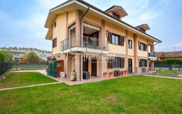 appartamento in vendita a Santena