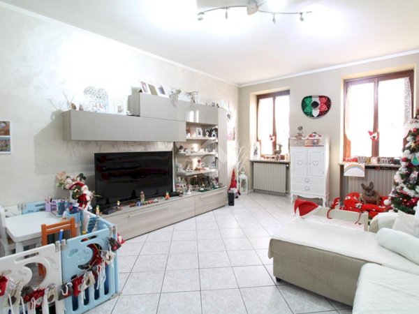 appartamento in vendita a Santena in zona Tetti Giro