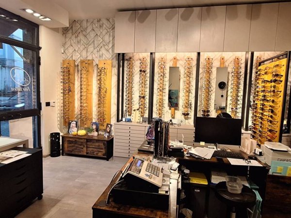 negozio in vendita a Santena