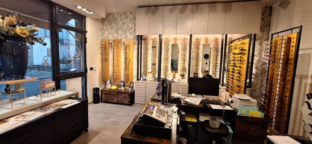 negozio in vendita a Santena