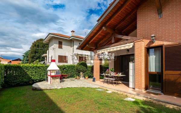 casa indipendente in vendita a Santena