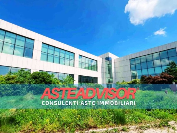 locale commerciale in vendita a Santena