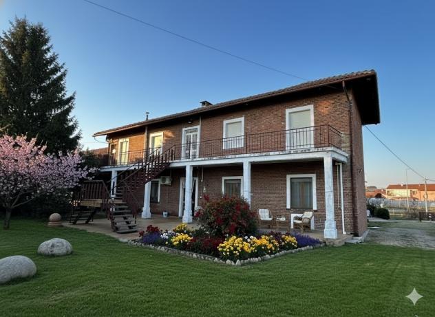 casa indipendente in vendita a Santena in zona Tetti Giro