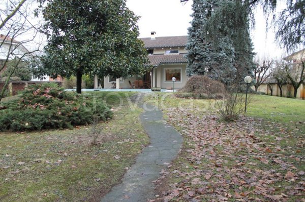 casa indipendente in vendita a Santena