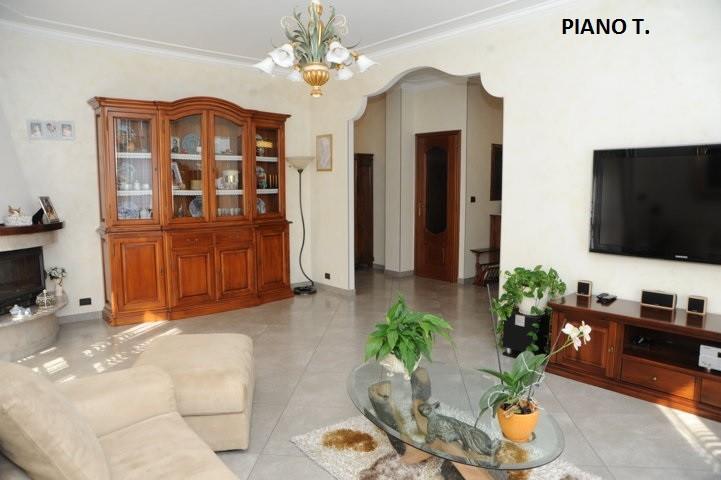 casa indipendente in vendita a Santena