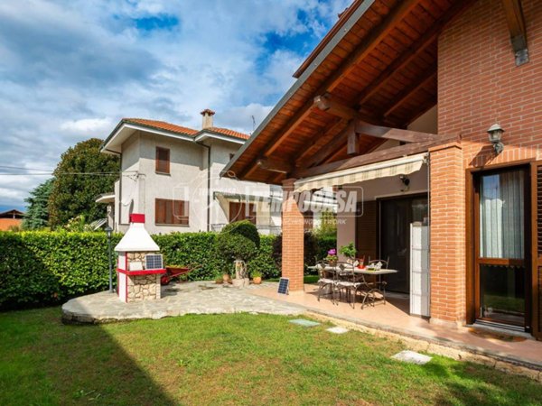 casa indipendente in vendita a Santena