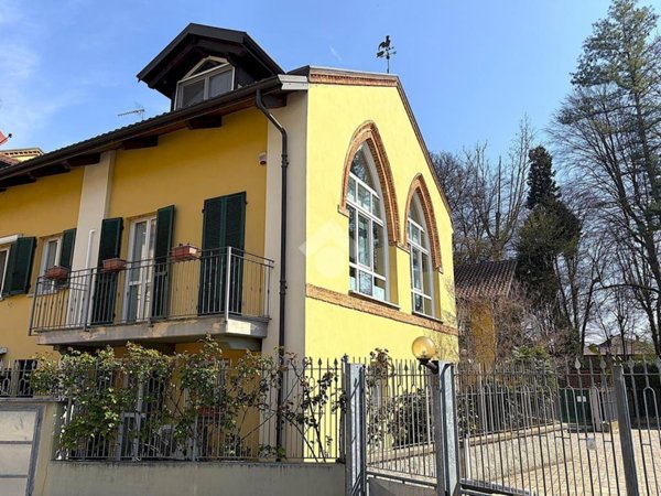 casa semindipendente in vendita a Santena