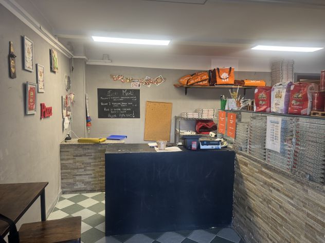 negozio in vendita a Santena