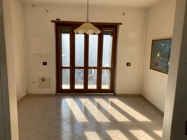 casa indipendente in vendita a Santena