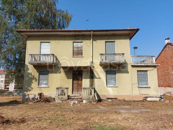 casa indipendente in vendita a Santena