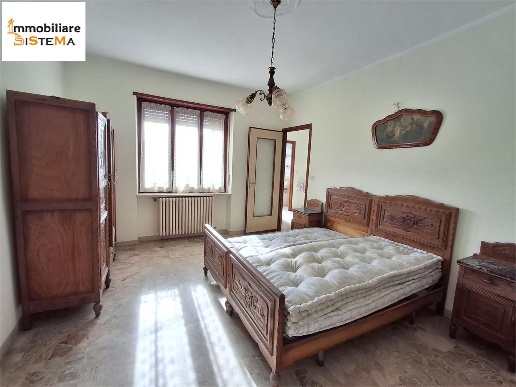 casa indipendente in vendita a Santena in zona Tetti Giro