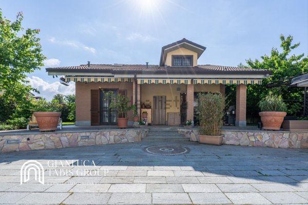 casa indipendente in vendita a Santena