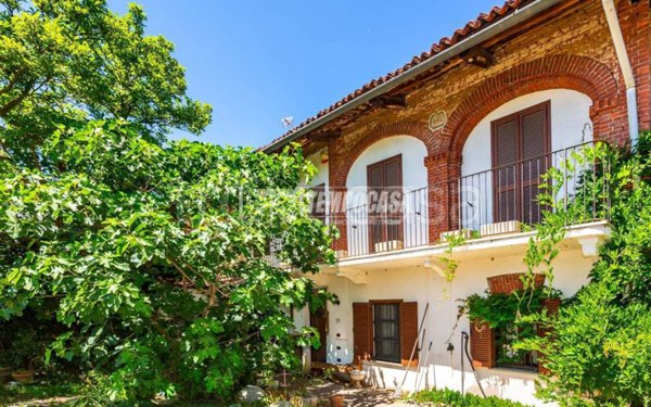 casa indipendente in vendita a Santena