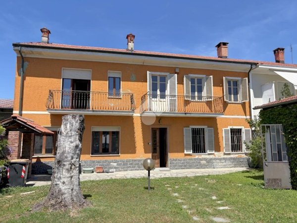 casa indipendente in vendita a Santena in zona Tetti Giro