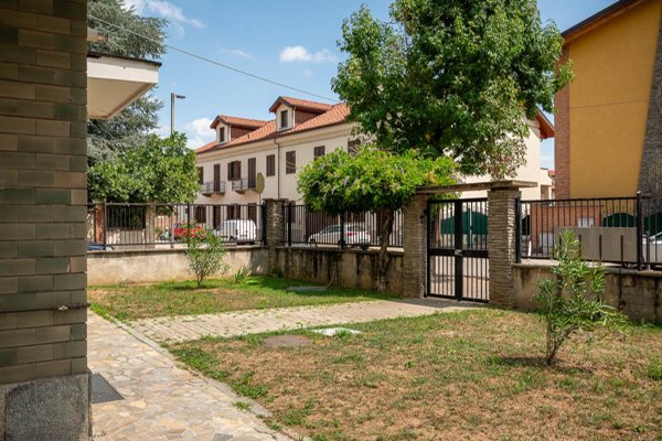 appartamento in vendita a Santena in zona Gamenario