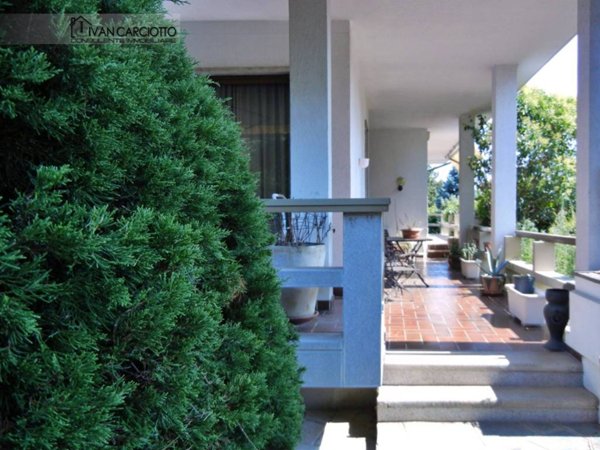 casa indipendente in vendita a Santena in zona Gamenario