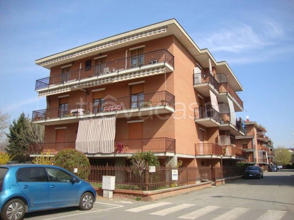 appartamento in vendita a Santena in zona Gamenario