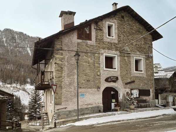 casa indipendente in vendita a Sauze di Cesana in zona Rollieres