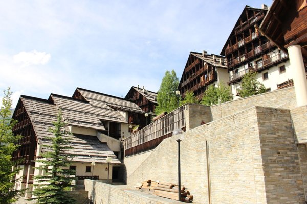 negozio in vendita a Sauze di Cesana