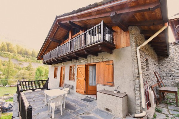 casa indipendente in vendita a Sauze di Cesana