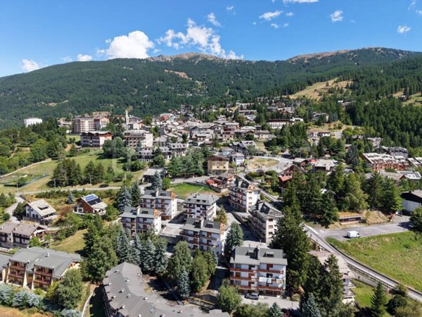 appartamento in vendita a Sauze d'Oulx in zona Sportinia