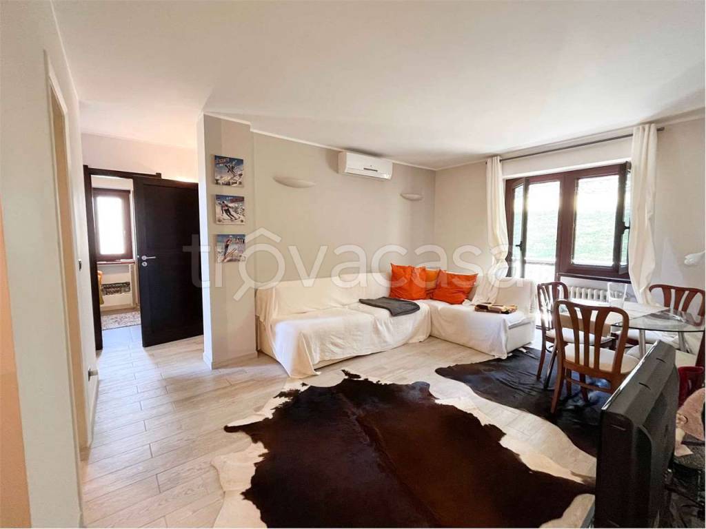 appartamento in vendita a Sauze d'Oulx in zona Sportinia