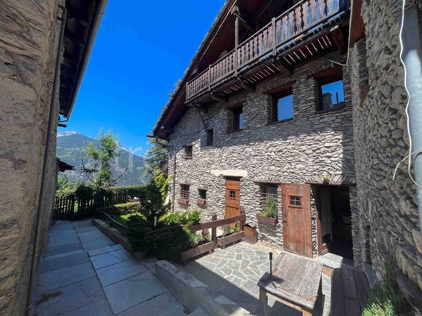 appartamento in vendita a Sauze d'Oulx in zona Jouvenceaux