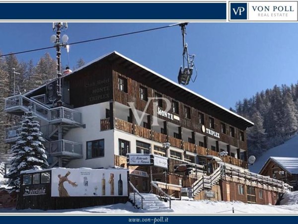 negozio in vendita a Sauze d'Oulx in zona Sportinia