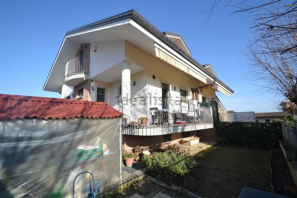 casa indipendente in vendita a Scalenghe in zona Viotto