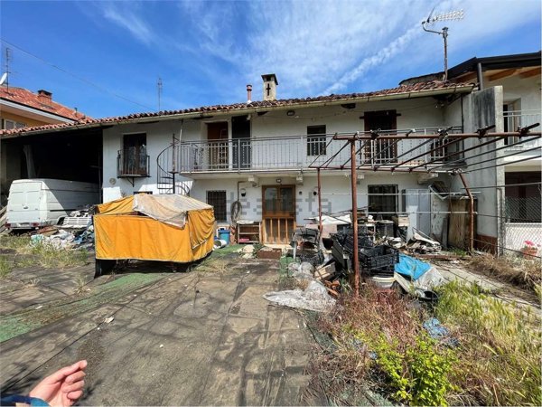 pentavano in vendita a Scalenghe
