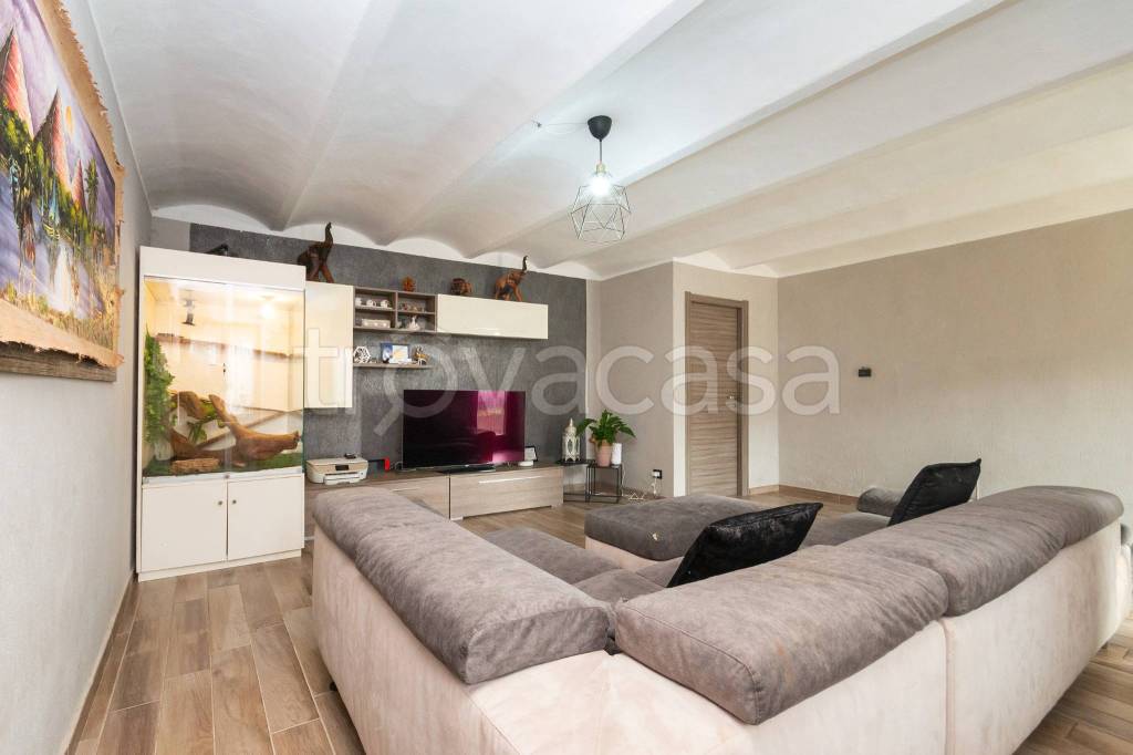 casa indipendente in vendita a Scalenghe
