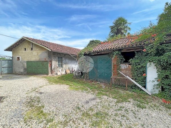 casale in vendita a Scalenghe